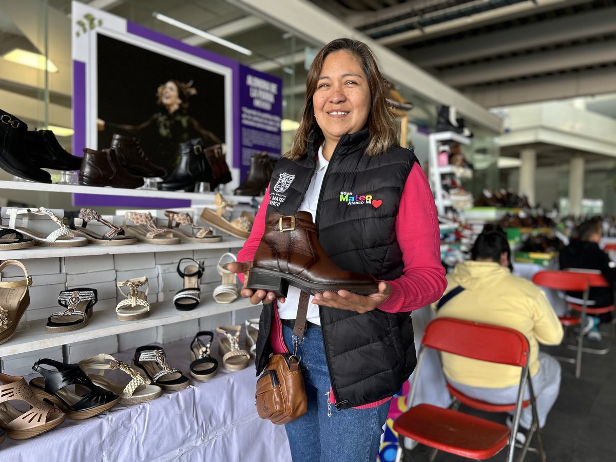 AlcaldiaMHmx's tweet photo. ¡Ya está instalada la Expo Piel y Calzado en la explanada de la alcaldía!

Si estás buscando un nuevo par de zapatos te invitamos a acudir de 10 de la mañana a 4 de la tarde hasta el viernes 17 de abril. ¡No te la pierdas!👠👞 https://t.co/gTwEpLq4qS