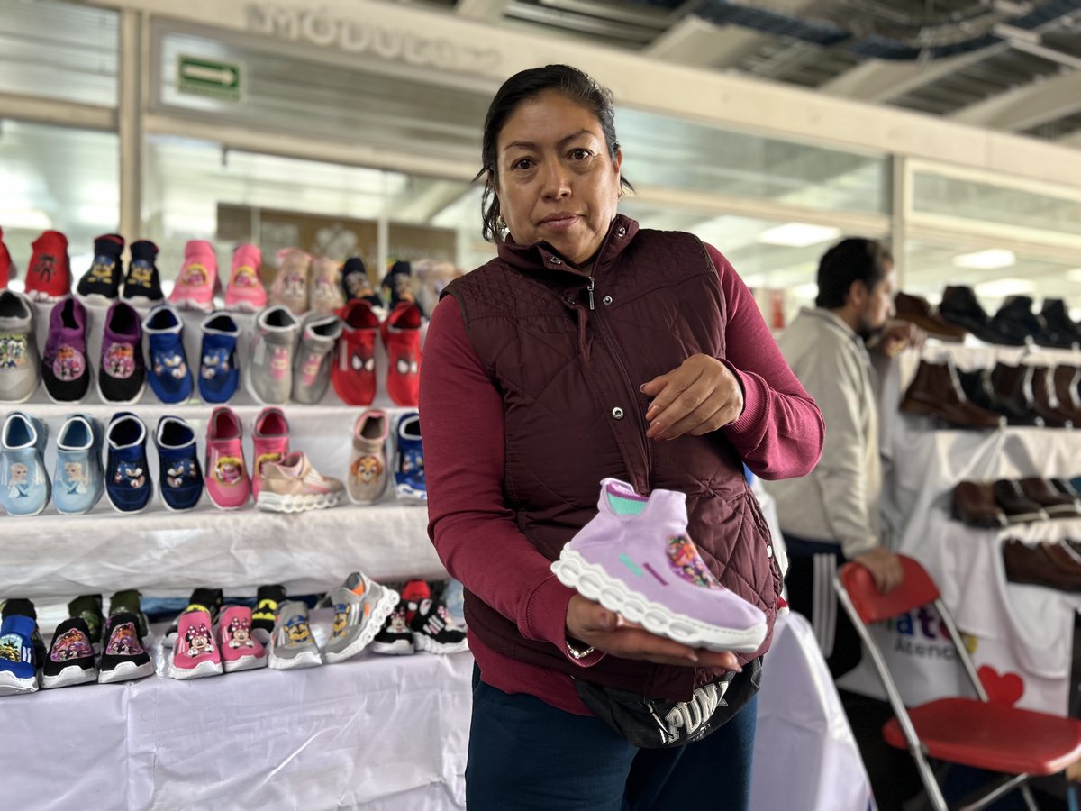 AlcaldiaMHmx's tweet photo. ¡Ya está instalada la Expo Piel y Calzado en la explanada de la alcaldía!

Si estás buscando un nuevo par de zapatos te invitamos a acudir de 10 de la mañana a 4 de la tarde hasta el viernes 17 de abril. ¡No te la pierdas!👠👞 https://t.co/gTwEpLq4qS