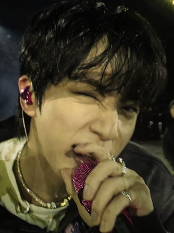 hourly hyung line tweet media