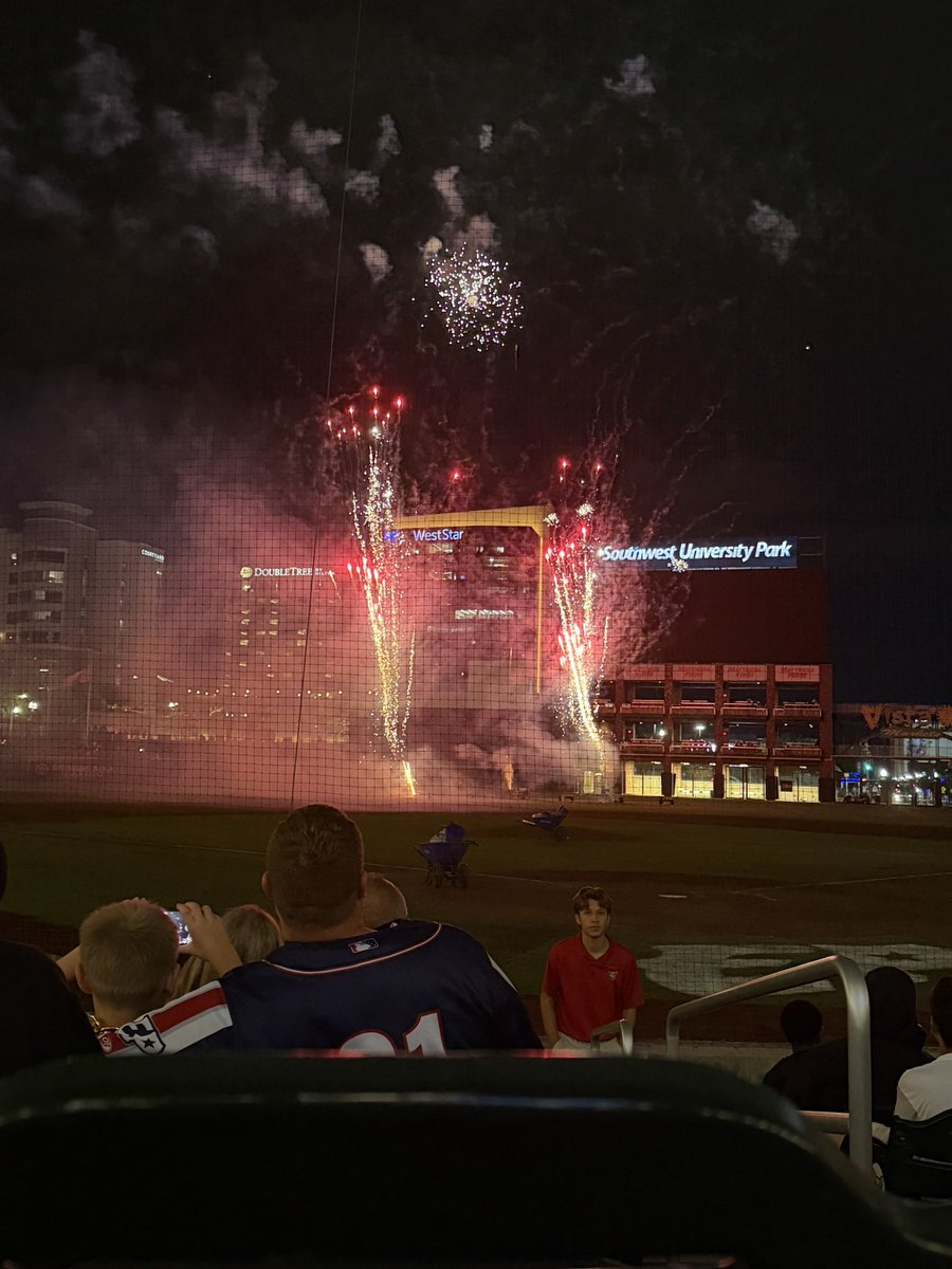 BSuthAg's tweet photo. First time at an @epchihuahuas game. Nice ballpark and atmosphere . https://t.co/5M6pn2ULRs