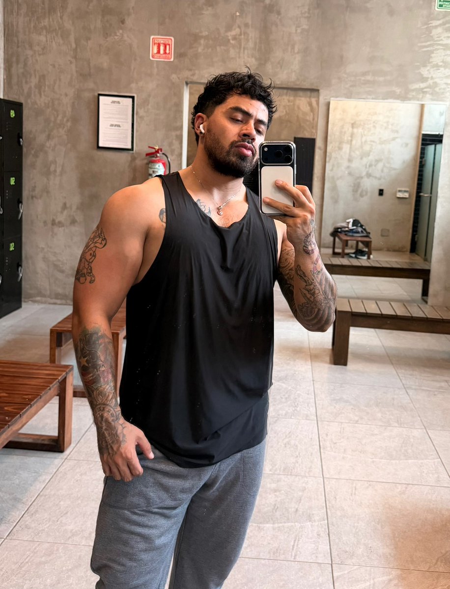 LOBO MEDINA tweet media