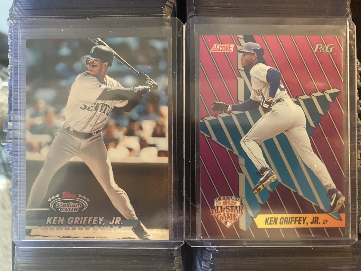Matty522's tweet photo. @CardPurchaser If you’re going to have infrequent #MailDays better make them count!  Muchas Gracias @CoachDPorter for the awesome cards from the Ken Griffey Jr sale.  😊😊😊 https://t.co/EPN7jd0hYt