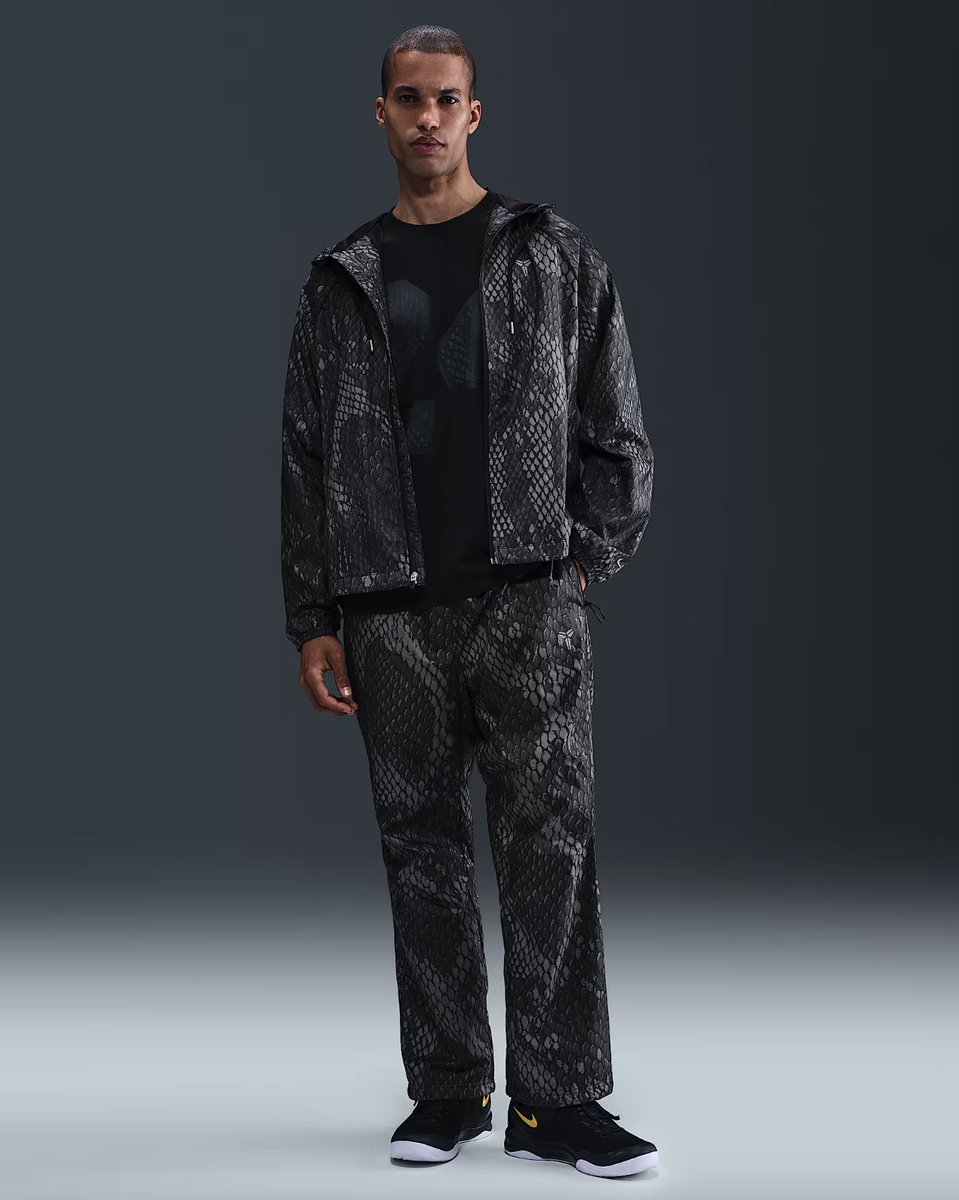 SOLELINKS's tweet photo. Ad: 30% off Nike Kobe Woven ‘Black’ Apparel at $89.98 each + shipping

Jacket:https://t.co/1Ss2CbITfz
Pants:https://t.co/pmRdbfhgrJ https://t.co/yCfE8hUthf