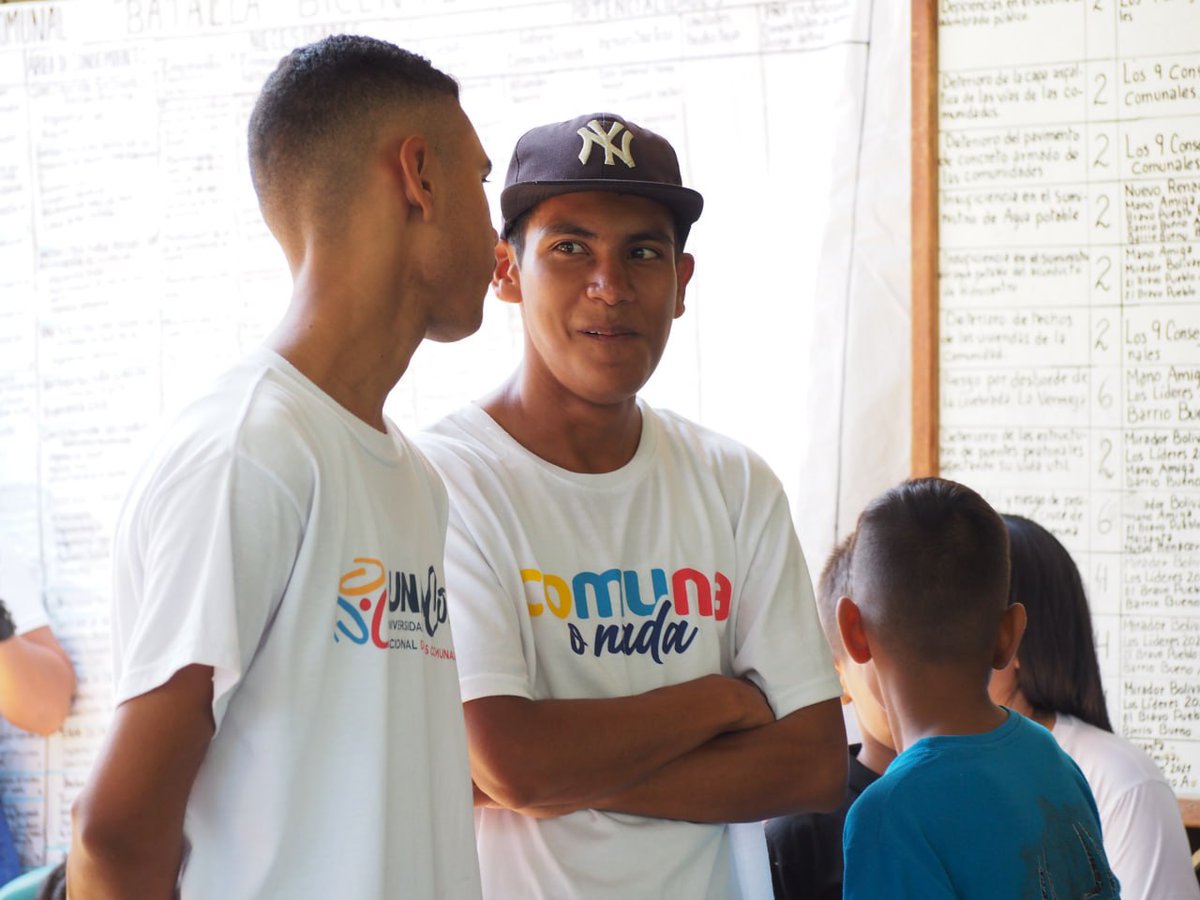 entrecomunes's tweet image. #EnFotos | #Unacom presente en la socialización de la CCTC Batalla Bicentenario 2021, en #Carabobo. Presentación del proyecto integrador y cierre reflexivo

#ComunaONada
#LosQueremosDeVuelta