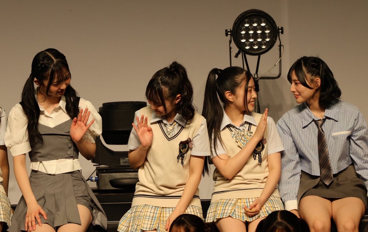OarnWy's tweet photo. ひな壇10期ﾁｬﾝたち👶🏻

中川朋香（@nmb_Tomocha48 ）
宮原心音（@nmb_48_KONONON ）
高橋ことね（@_Kotocchi48_ ）
内田愛彩（@_aisha_nmb48 ）
石山千尋（@_chihiro48_ ）

#NMB48_カメコ
#NMB48ファンミーティング2026 https://t.co/R9Sx6B6kn5