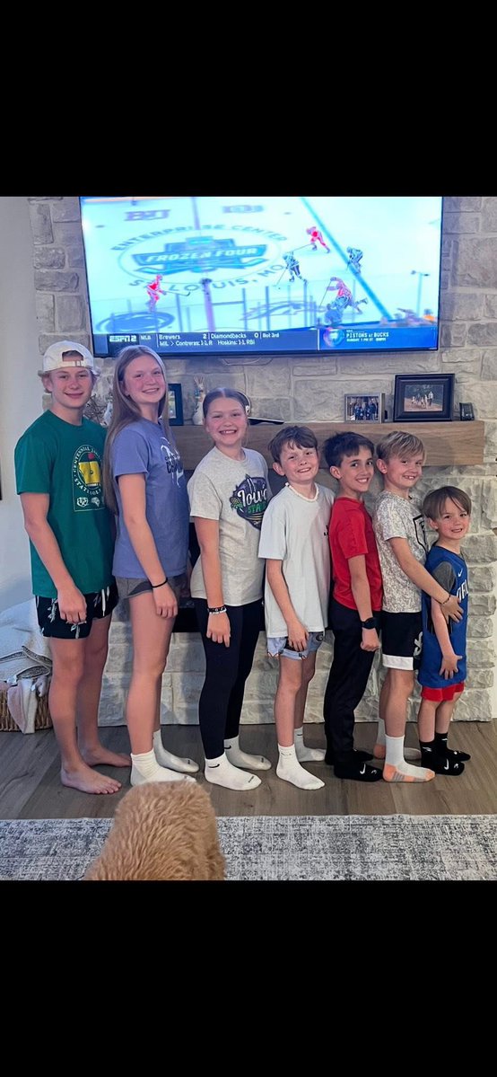 bigmattpaulsen's tweet image. Hello Monday afternoon! A couple walks at work. Made it to the gym after work and then the boss wanted a walk as well! Yep! I’m whooped and I’m hungry!! Let’s eat!! Good evening all! #justkeepmoving #inspire #missbella #thisis61 #brooksrunning