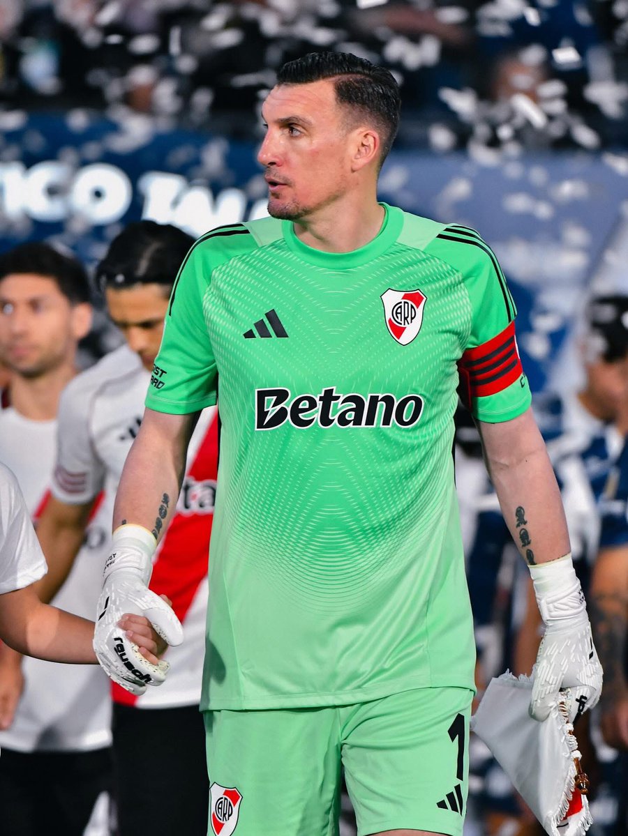 𝙈𝘼𝙓𝙄 tweet media