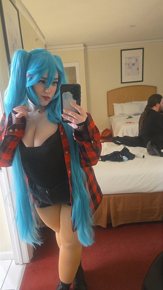 NekoGates's tweet photo. Midwestern Miku at chicago @mikuexpo 
Artist credit:https://t.co/yZjzbK1Vly https://t.co/M518QMWRLV