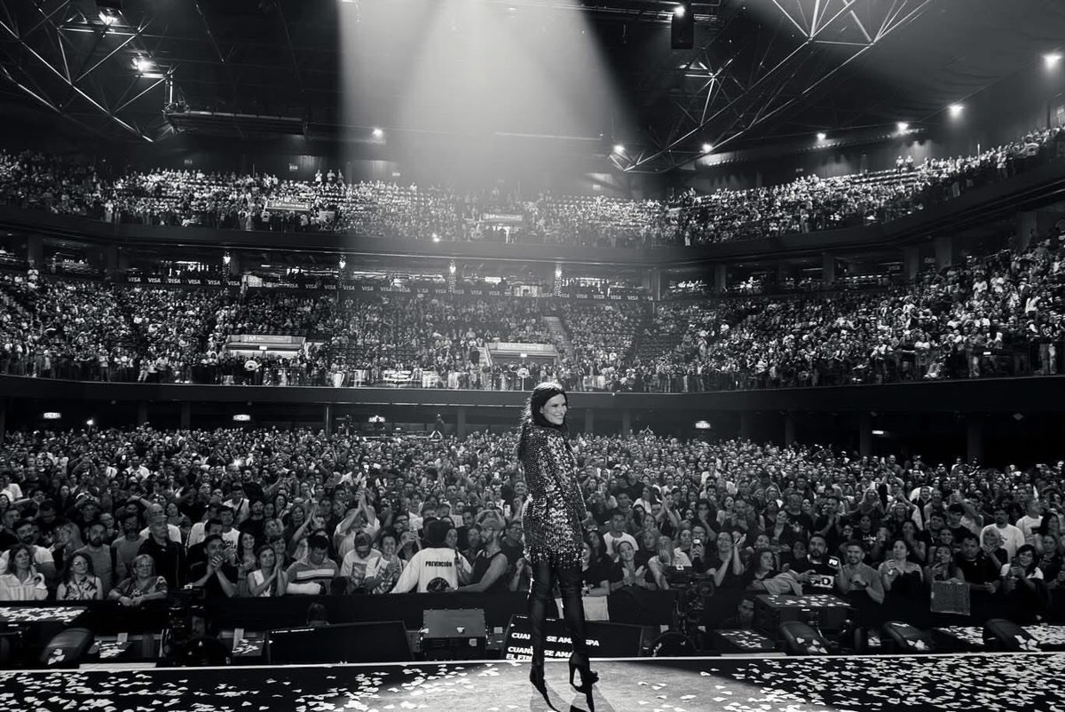 Laura Pausini tweet media