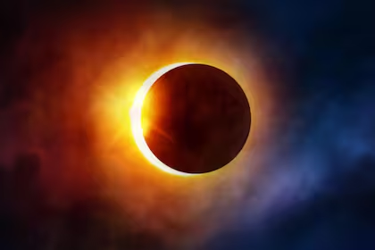 alertanoti's tweet photo. EL ECLIPSE SOLAR MÁS LARGO DEL SIGLO YA TIENE FECHA Y GENERA EXPECTATIVA MUNDIAL

Un eclipse solar total, considerado como el más largo del siglo, ya comienza a generar gran expectativa entre científicos y aficionados en todo el mundo.

La NASA confirmó que el fenómeno ocurrirá el próximo 2 de agosto de 2027 y tendrá una duración excepcional, lo que lo convierte en un evento único que no se repetirá en los próximos 100 años.

Durante este tipo de eclipse, la Luna cubre completamente al Sol, provocando que el día se oscurezca por varios minutos, ofreciendo un espectáculo natural impresionante.

Aunque aún faltan dos años para su llegada, el evento ya está impulsando planes de observación y turismo científico, ya que promete ser una experiencia inolvidable que combina ciencia y asombro.
