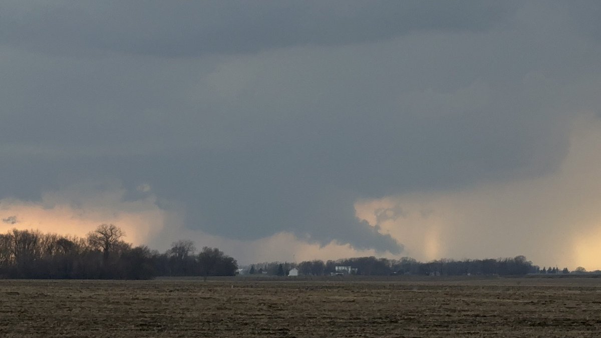 hellohannav's tweet image. LEWISVILLE
AMBOY
VERNON CENTER
MAPLETON
TAKE COVER NOW. 
OBSERVED TORNADO.  @NWS