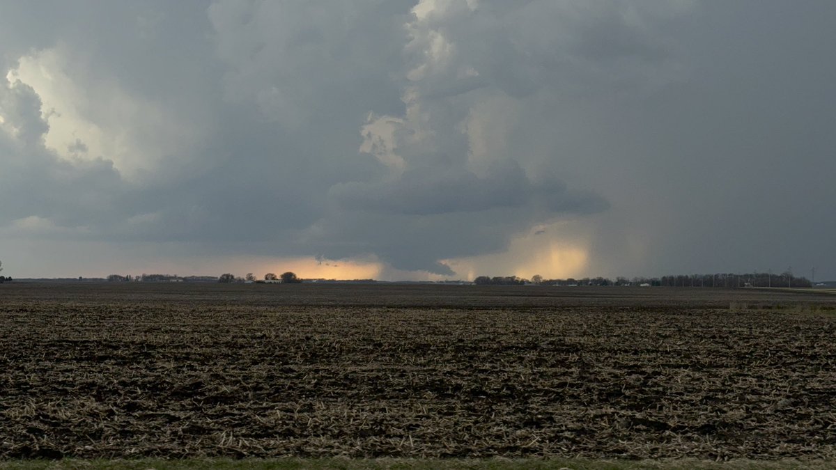 hellohannav's tweet image. LEWISVILLE
AMBOY
VERNON CENTER
MAPLETON
TAKE COVER NOW. 
OBSERVED TORNADO.  @NWS