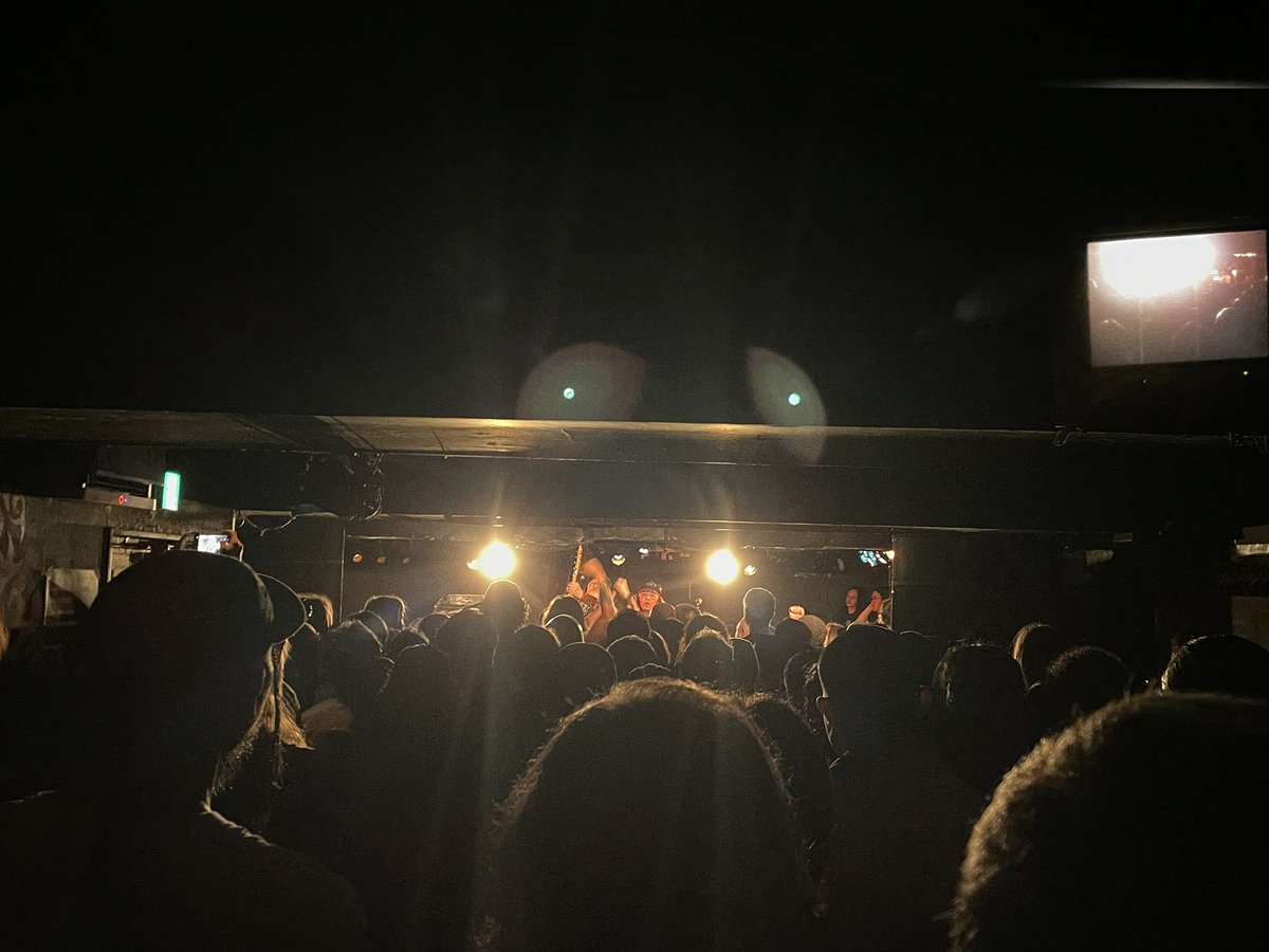 初見のABIGAIL。正直メタルは苦手で聴かず嫌いしていたのだけどモッシュ不可避なスラッシュメタルで超カッコ良かった。