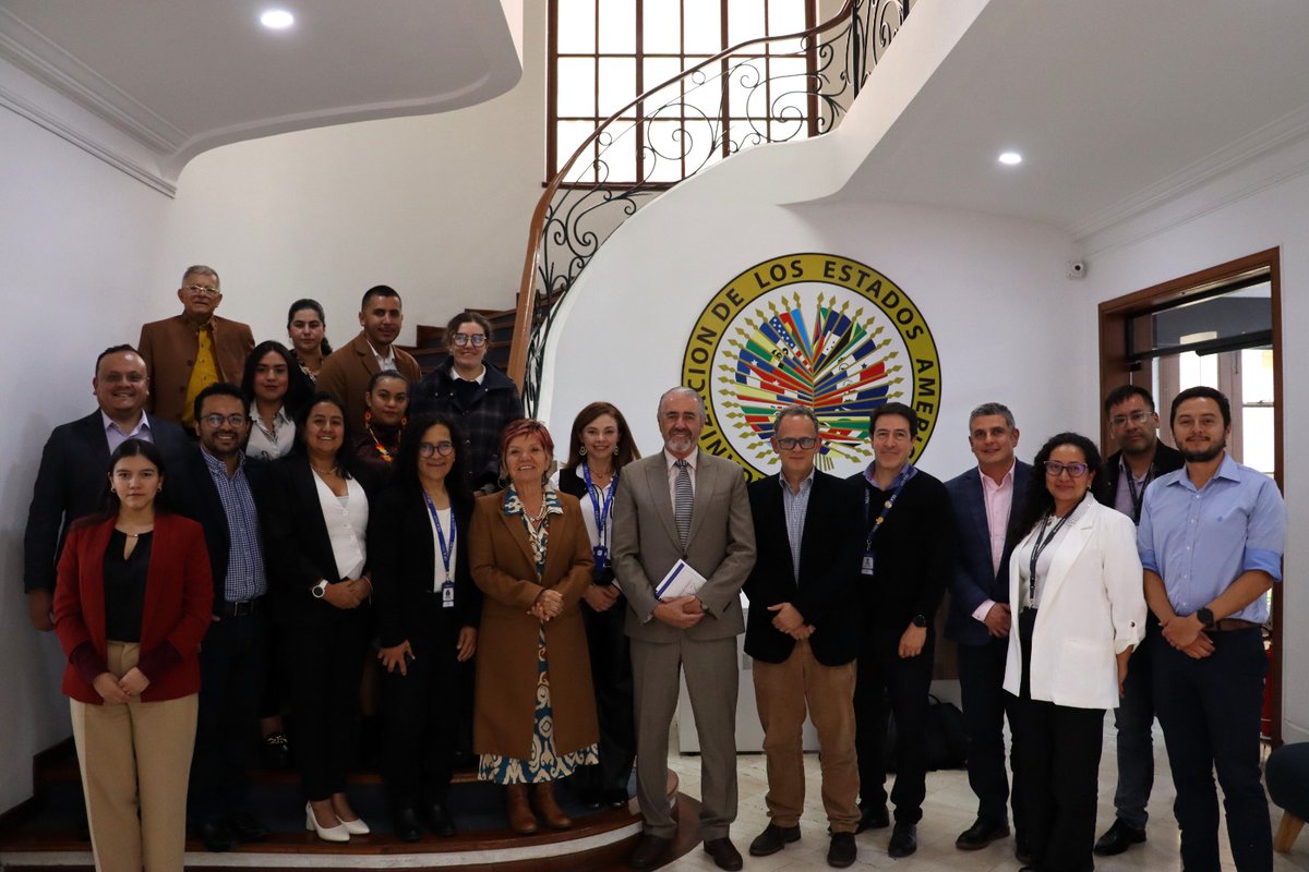 Hoy, en la sede de la <a href="/MAPPOEA/">Misión de Apoyo al Proceso de Paz - OEA</a>, avanzamos en la construcción conjunta de la ruta para concertar los detalles el mecanismo de verificación de las sanciones propias y el enfoque étnico, del que ahora harán parte la MAPP OEA y <a href="/ONUHumanRights/">ONU Derechos Humanos Colombia</a> 🧵