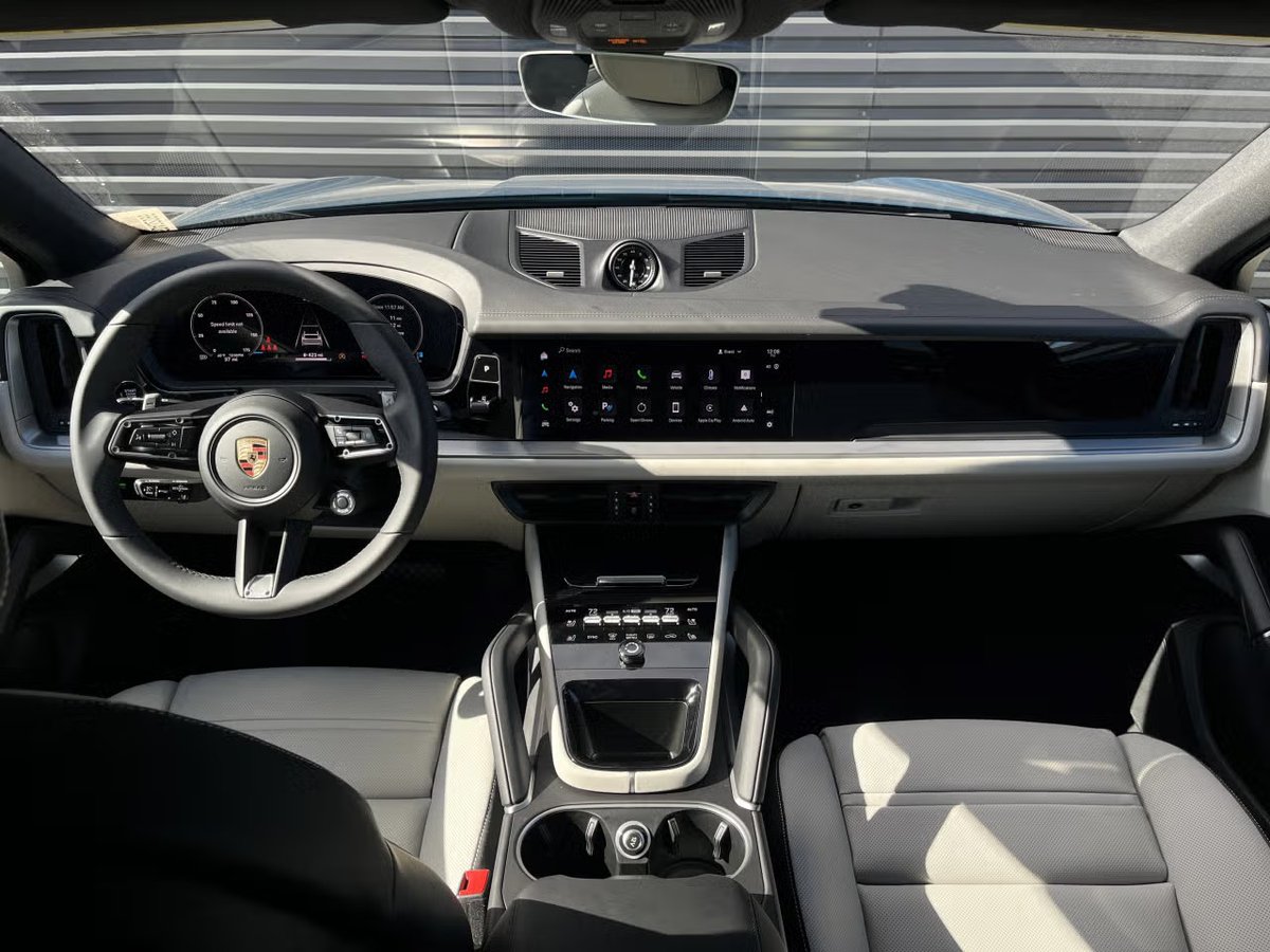 FieldsAuto's tweet image. The 2025 #Porsche #Cayenne Coupe pairs 348 hp, all wheel drive, HD Matrix Design LED Headlights, Panoramic Roof and BOSE Surround Sound System for a distinctly focused drive. 

Call 904-725-9155 and view it here: bit.ly/4cCw20Q 

#Jacksonville #FL #PorscheMoment