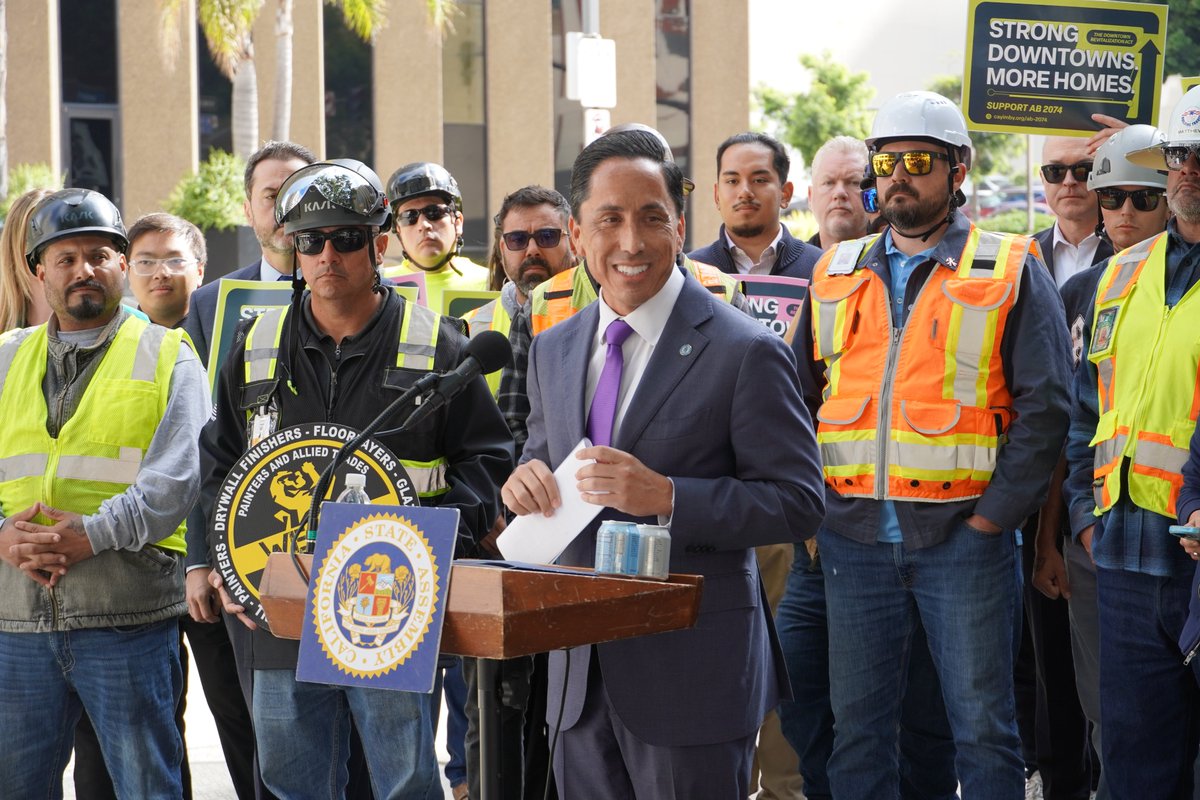 MayorToddGloria's tweet image. San Diego is leading on housing, because we’re saying yes to more homes. #AB2074 by @MattHaneySF builds on that by making it easier to deliver high-rise homes near transit and adding a state loan fund to move #Downtown projects forward. That’s how we #BuildMoreHomes.