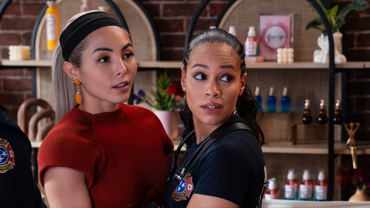 911TVNEWS's tweet image. 1x17 “Saboteurs” Synopsis:

Elena and Roxie go on an awkward date. Meanwhile, Dixie drops a diss track about Blythe, sparking tension that leads to a huge fight between Blythe and Don. (TV-14, DL) #911Nashville