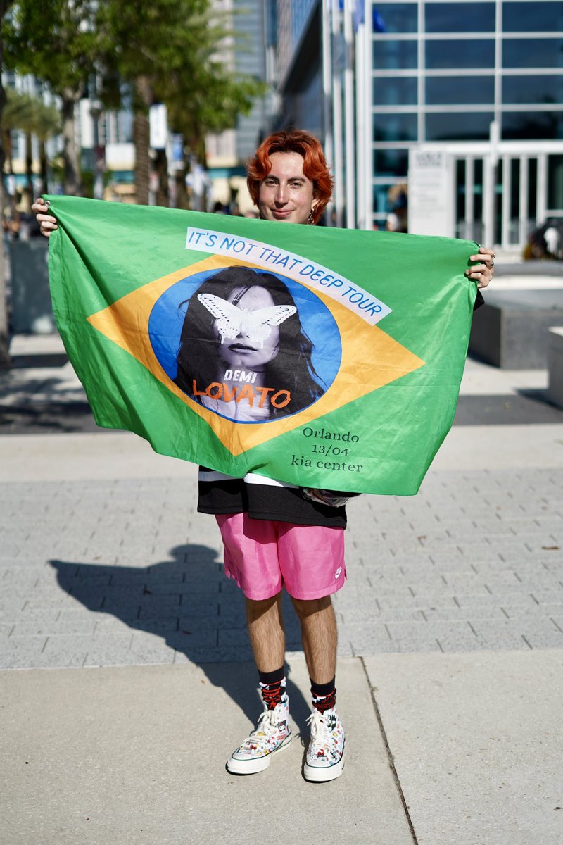centraldemi_'s tweet photo. Brasileiros como sempre entregando absolutamente TUDO! 

#ItsNotThatDeepOrlando https://t.co/Rak8o7phkY