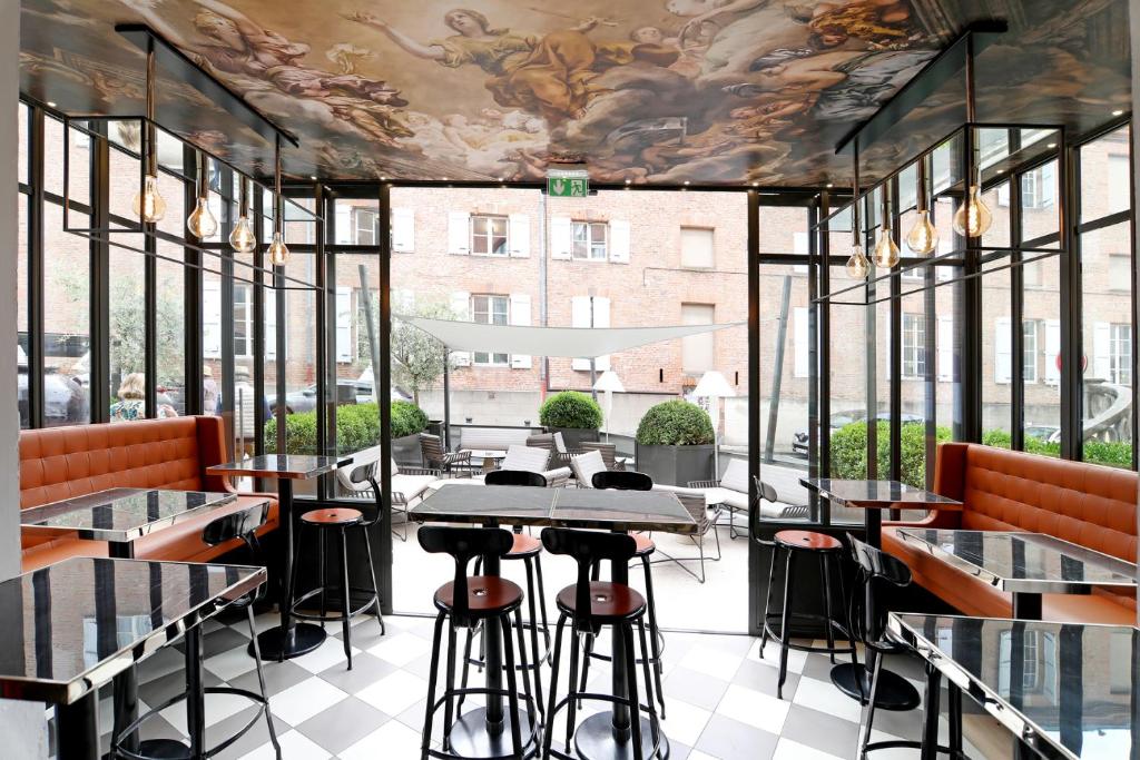 euro_tour's tweet image. ❤泊まってみたい『🇫🇷フランスの #高級ホテル✨』
➡euro-tour.co.jp/luxury-hotel/f…
アルビ「オテル・アルチミー」　歴史的中心部に位置するアールデコ様式でエレガントに復元された魅力的な４つ星ホテル。バーとブラッスリーを併設を併設♪ #Albi #HôtelAlchimy