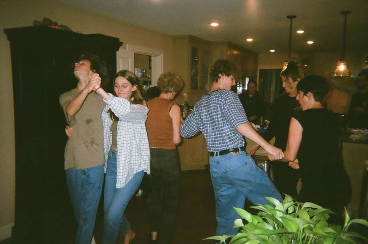 phoebridgebyers's tweet image. (how to be) the life of the party
ch2 out of context: the one with the exes