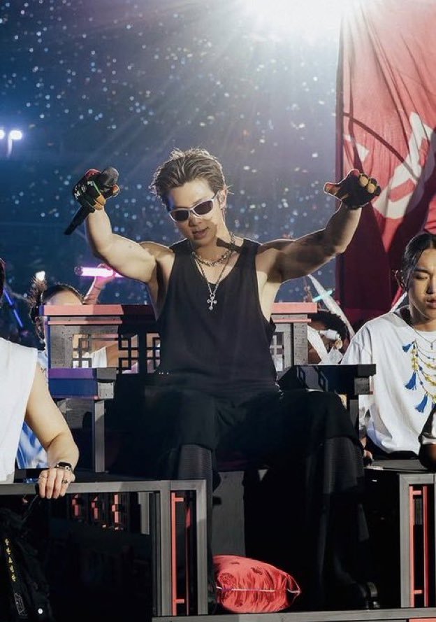 hourly hyung line tweet media