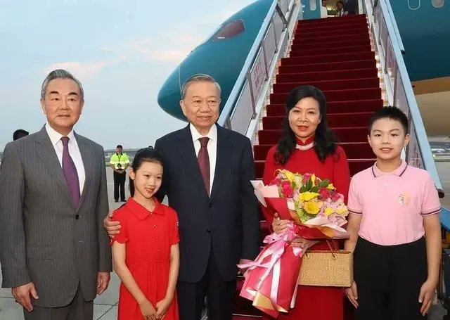 hello world tweet media