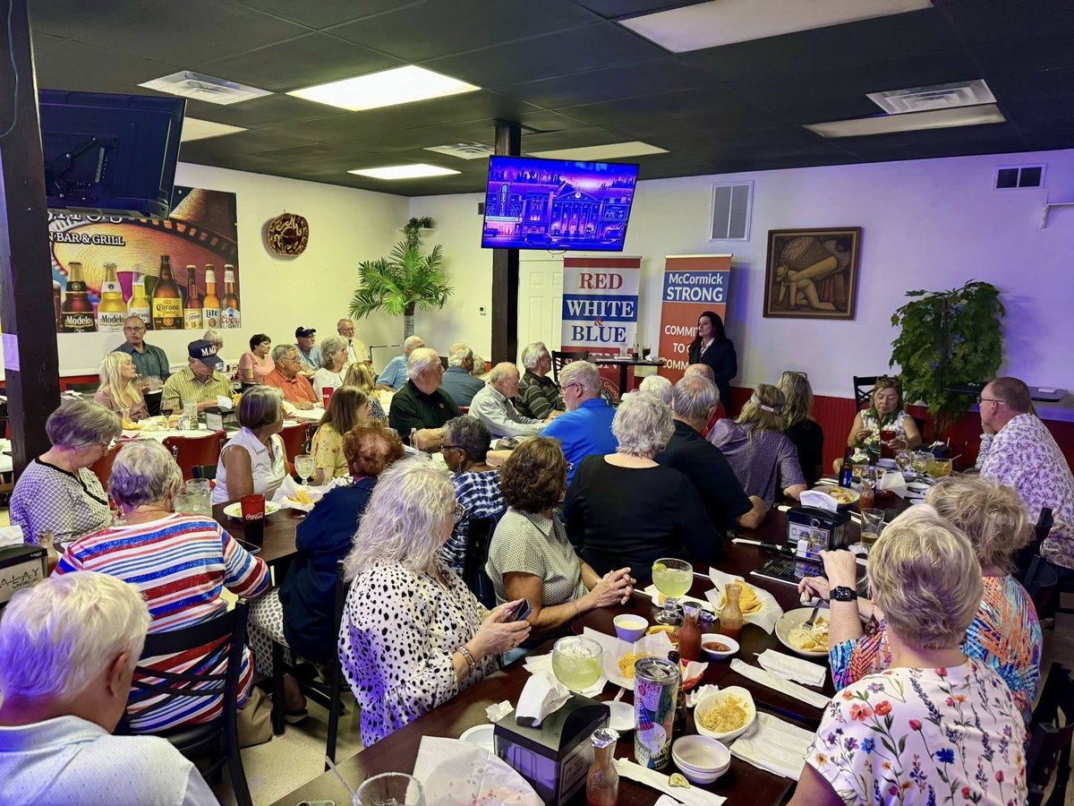 VoteSheriBiggs's tweet photo. It’s always good to spend some time with my friends in McCormick County! Thank you for showing up this evening to a packed house and for always having my back in support!

#HealOurNation 🇺🇸 https://t.co/AEnq9rGMbb
