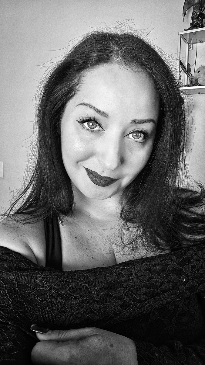 Goddess_Thea🍎 tweet media