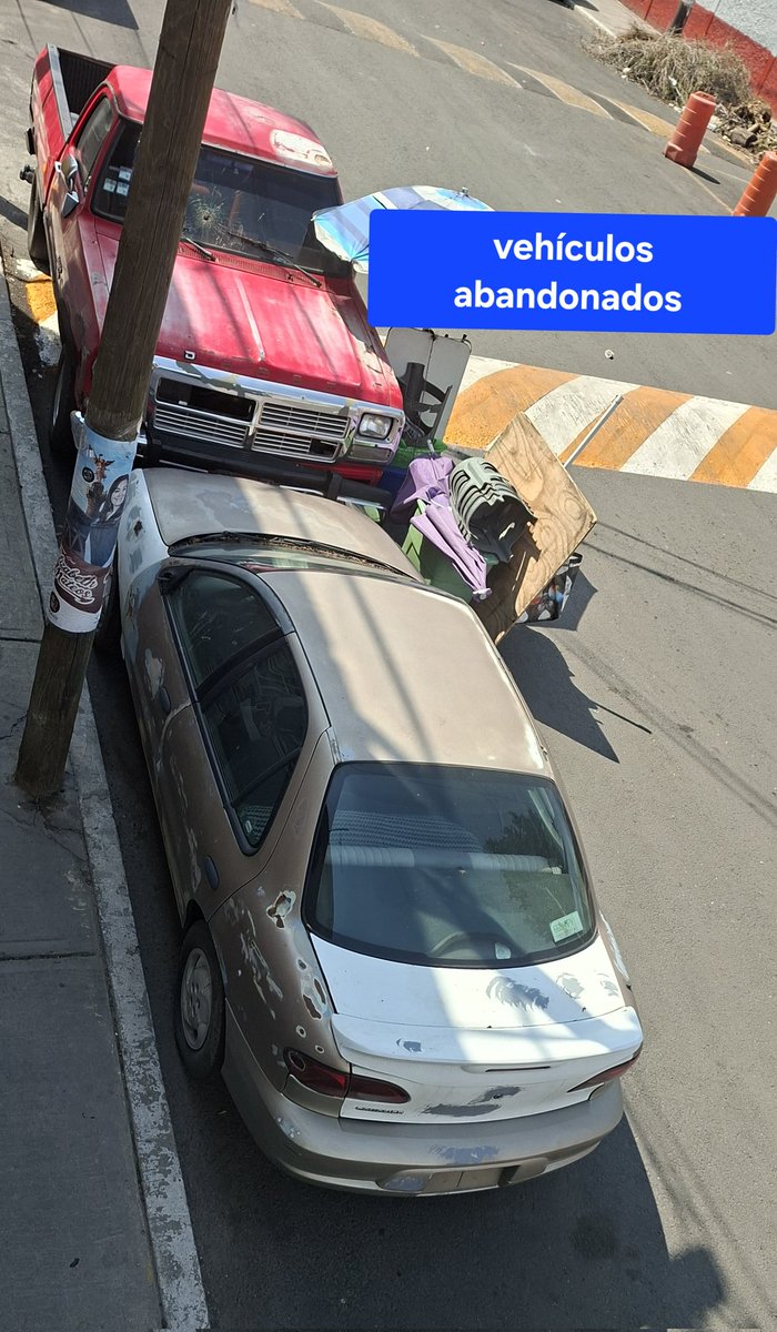 libelu_lau's tweet photo. @AlcaldiaIzta Estos autos están abandonados frente a la primaria Lic Alfredo V Bonfil, sin placas, llantas ponchadas y en mal estado. Retiraron unos de la calle de trigo muchas gracias pero vinieron a dejar estos. Agradecemos el apoyo @AlcaldiaIzta  @IztacalcoAl @iztacalconews https://t.co/R5CU4qgWYb