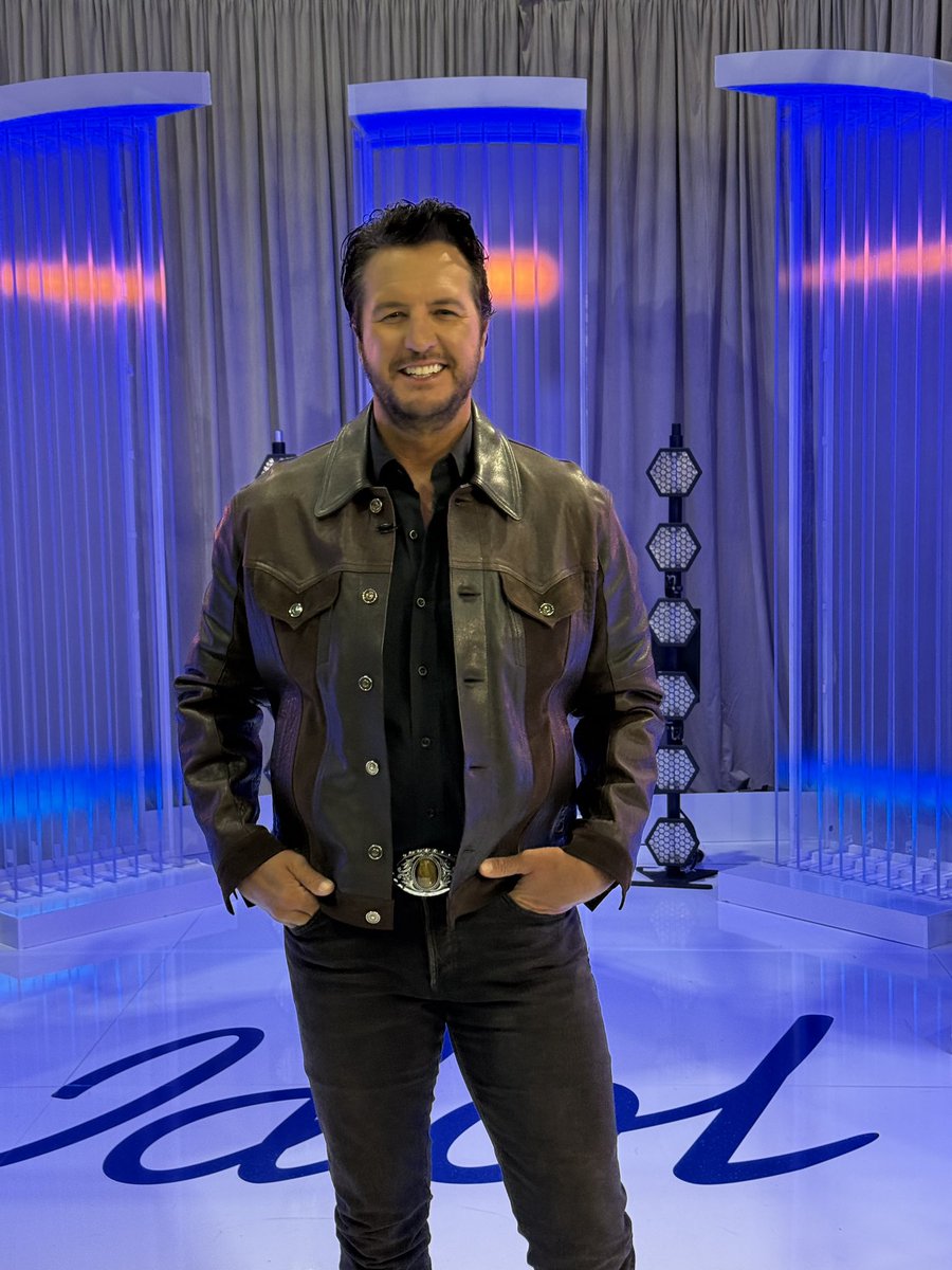 lukebryan's tweet image. Had to break out the leather jacket for #idol tonight. Tune in now on @abc