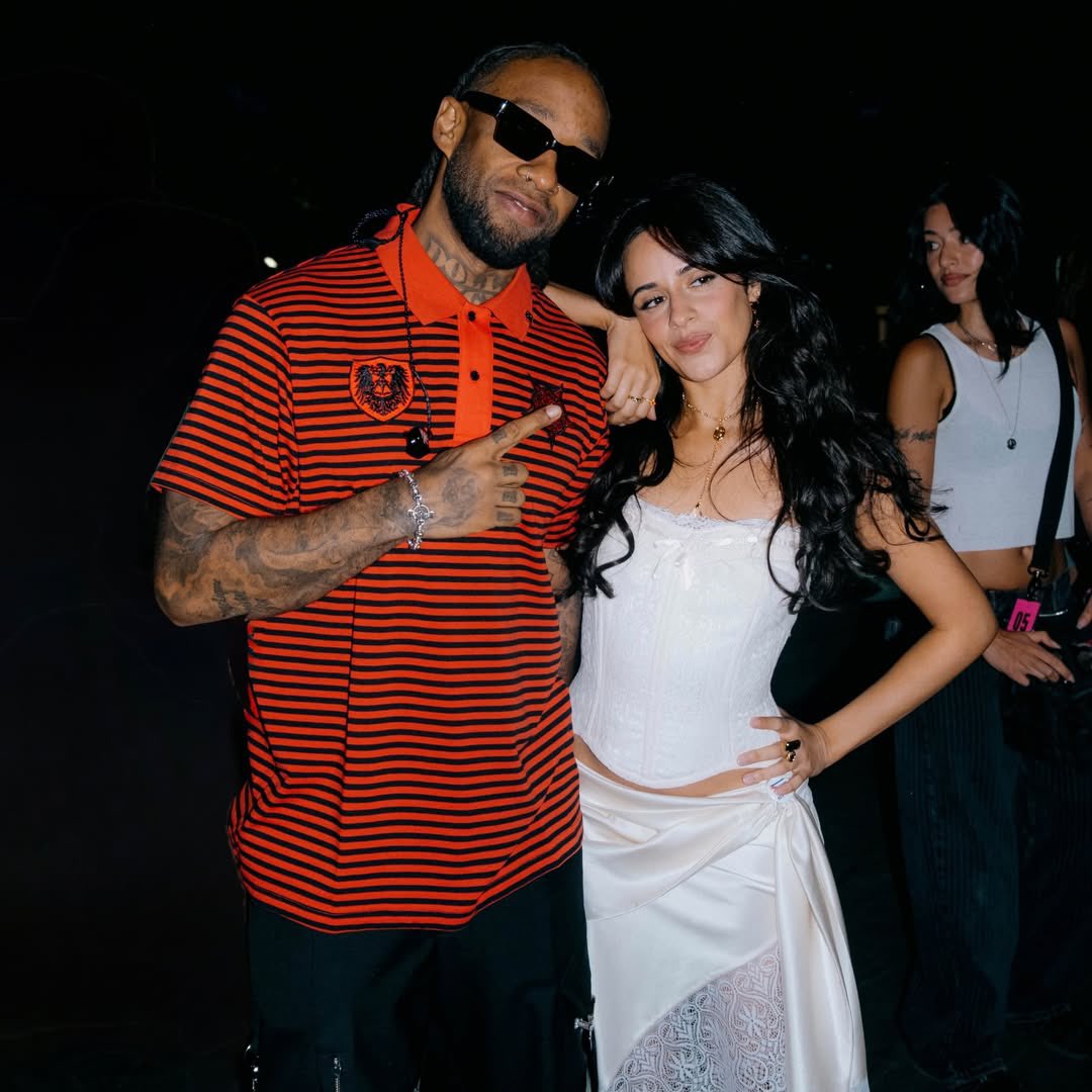 Camila Cabello com Ty Dolla $ign no Coachella.
