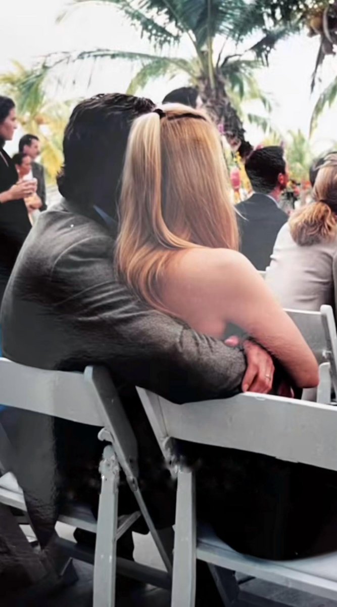 i'm absolutely obsessed with the newly released photo of john and carolyn at betsy and kenan's wedding in 1998. 🤍