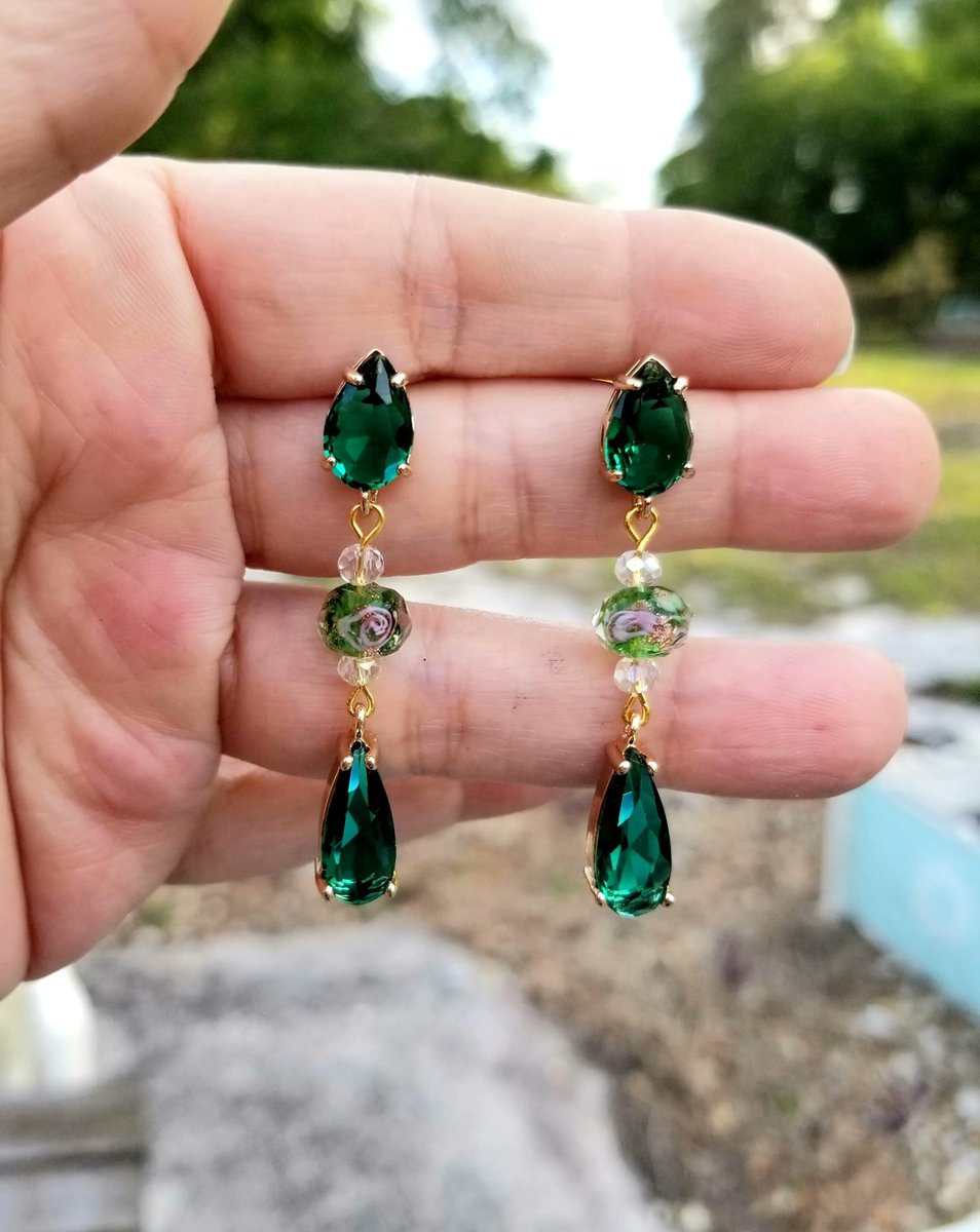 TrendingNowGift's tweet photo. 14k Gold Lampwork Glass Emerald Stud Earrings #lampworkglass #lampworkglassearrings #Lampworkglassjewelry #emerald #emeralds #emeraldearrings #dangleearrings #bridal #wedding #promjewelry #Mothersday #mothersdaygift #handmadejewelry #etsy
https://t.co/e0fYfD6OZH via @Etsy https://t.co/e3JsPwz0X5