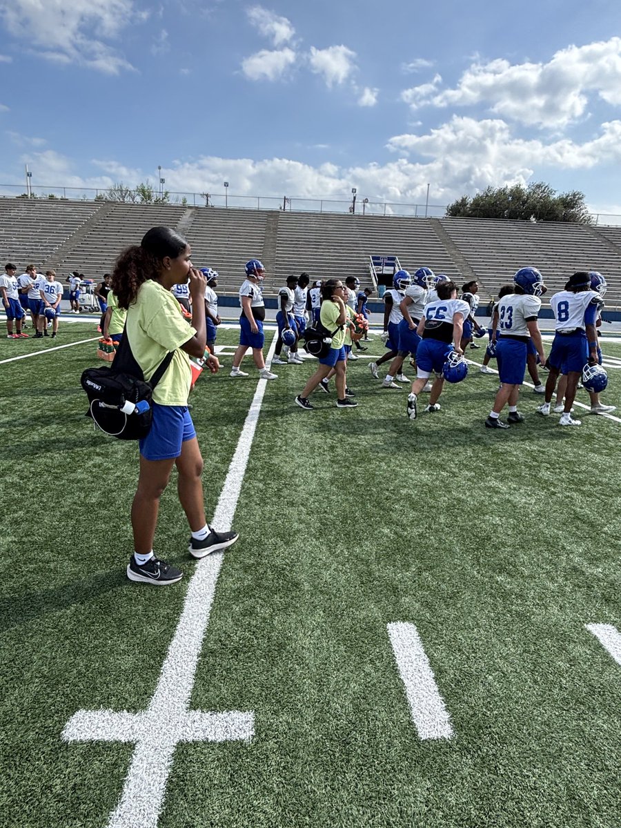 WSkrabanek's tweet image. First day of spring football in the books! 💪🏽🏈
@thssportsmed and Film were in action; keeping players hydrated, safe, and the film rolling for review. These groups put in the work year-round and continue to show up big supporting @TempleFB254. #BuiltDifferent #TemplePride #WTD