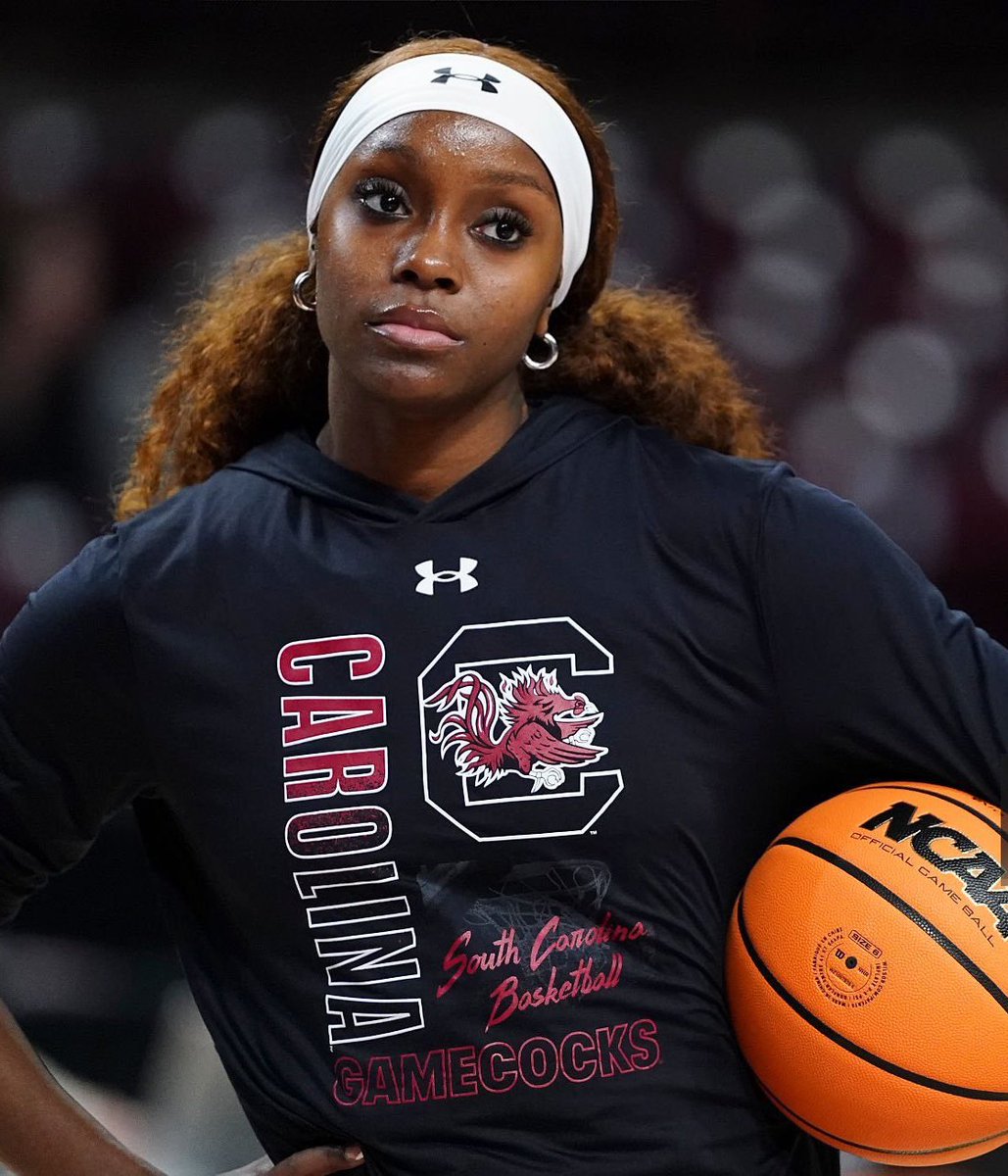 I talk hoops 🏀 tweet media