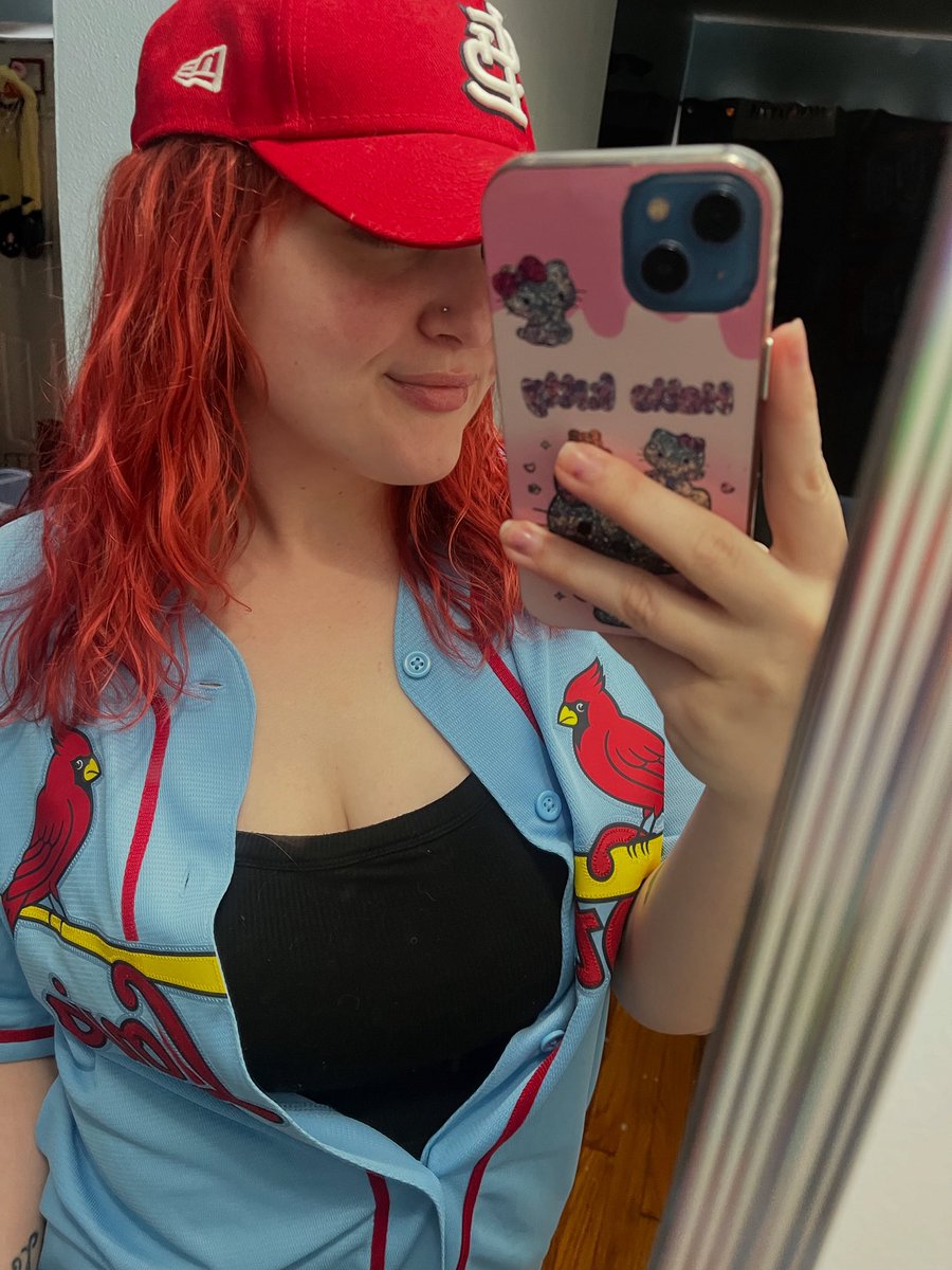 Halien OF 👽 tweet media