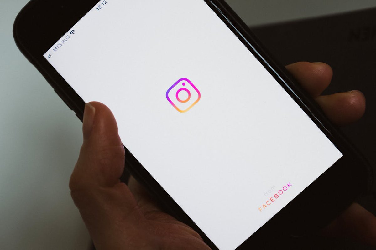 waynedenner's tweet image. Instagram is removing end-to-end encryption from private messages on May 8th 2026.

If you or your teen uses Instagram DMs, here is what you need to know and do before the deadline.

go.waynedenner.com/k9Fv

#OnlineSafety #eSafety #Instagram #Privacy