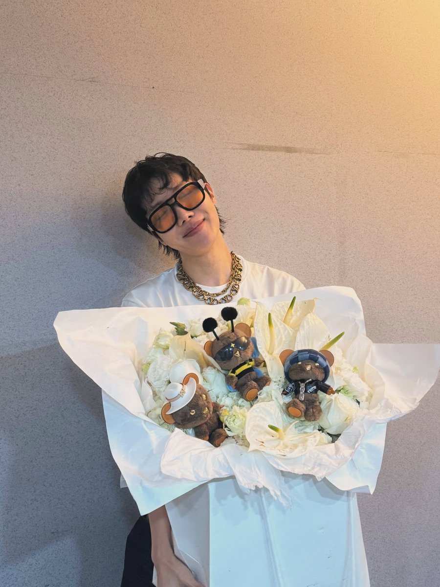 BTS Charts News tweet media