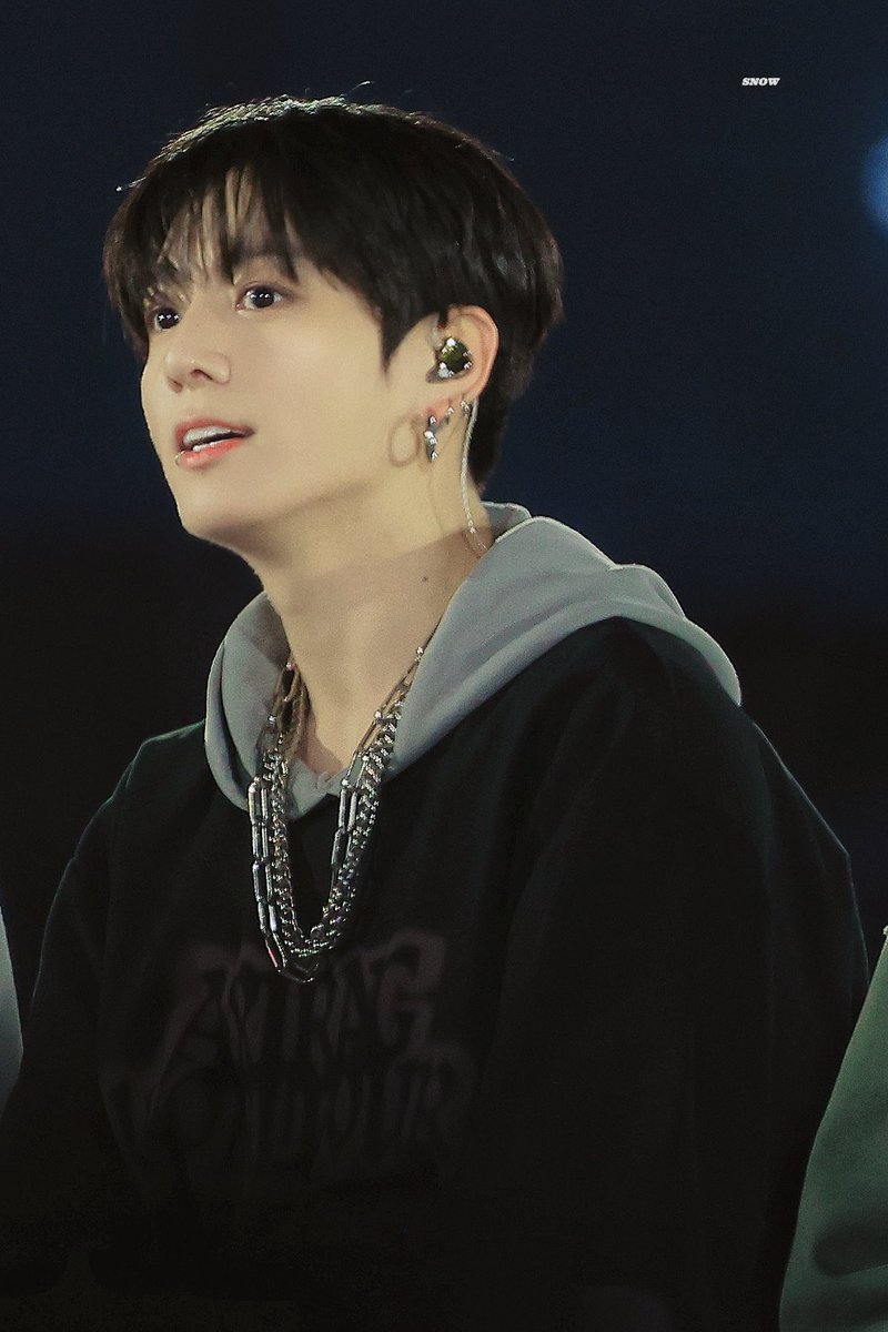 SNOW.🐾 tweet media