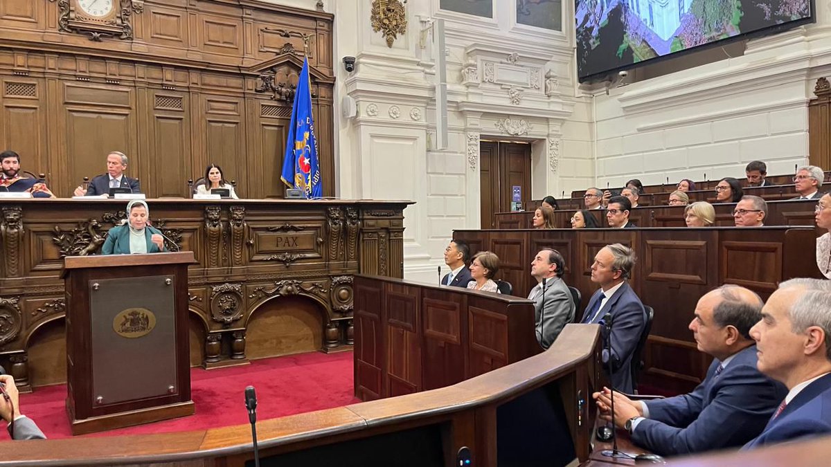 India in Chile tweet media