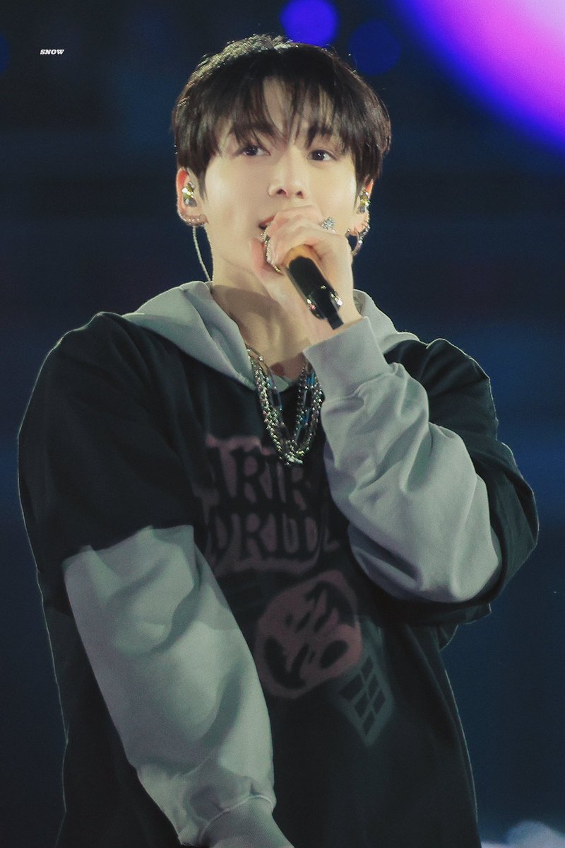 SNOW.🐾 tweet media