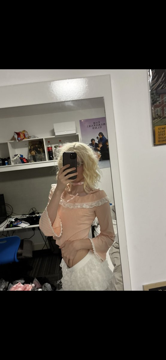 CullenLeo7's tweet photo. Should femboys show shoulders? https://t.co/ZjBYuZ9SWH