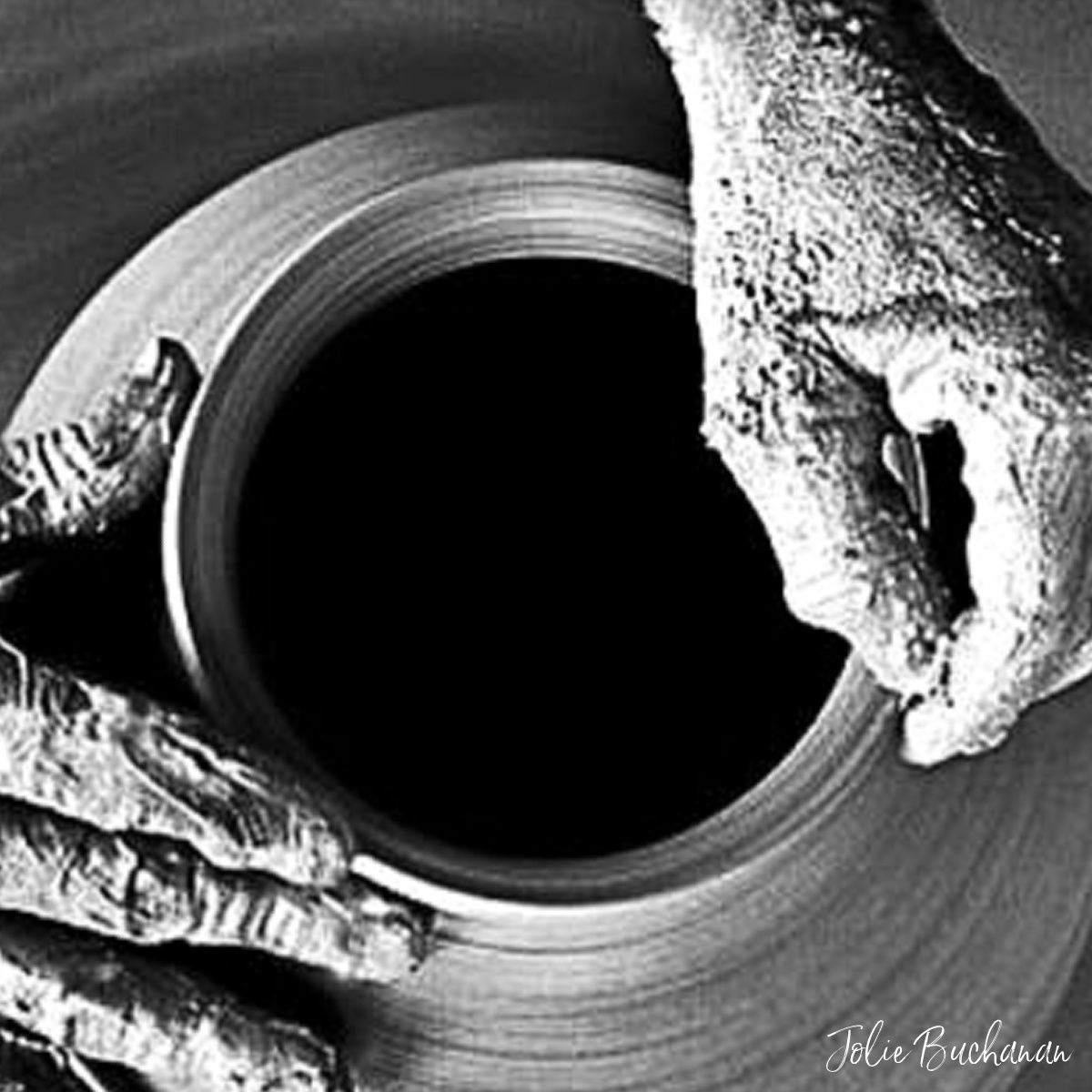 JolieBStudios's tweet image. Centerpoint #Clay #Balance #Stillness