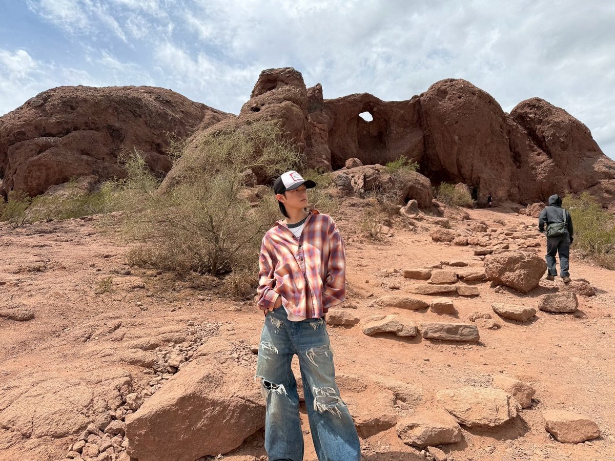 ONE OR EIGHT tweet media