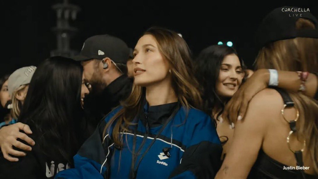 bay ⋆ ˚｡⋆ | W2 BIEBERCHELLA tweet media