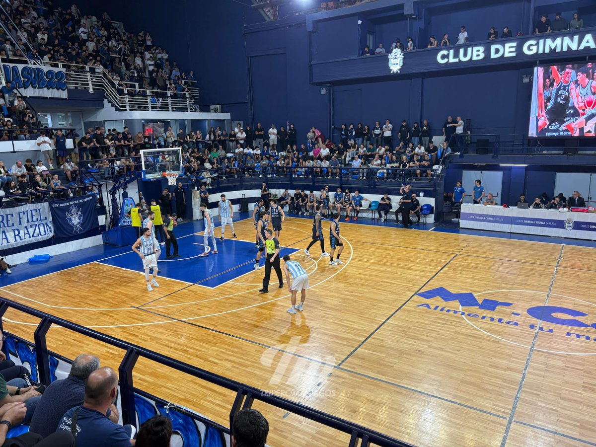 #CGE #GELP 🏀 #LAB Final del primer tiempo en el Poli.

👉  GIMNASIA 39 - 42 Racing.

🐺 ¡VAMOS LOBO!
