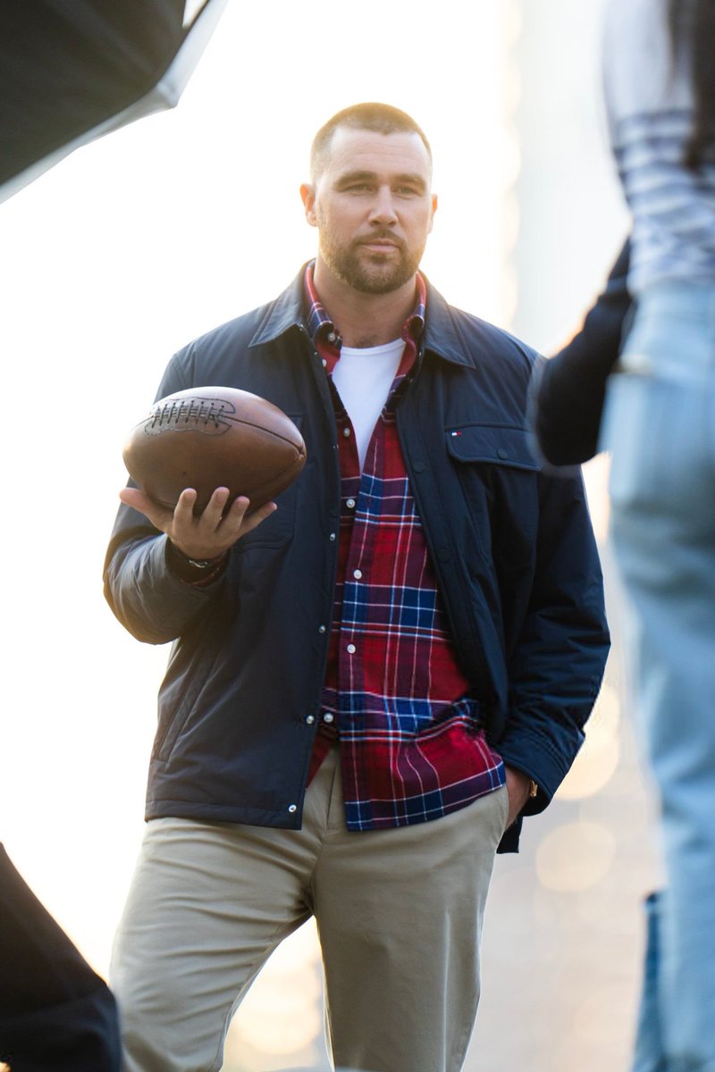 87KillaT's tweet image. Travis filming in NYC for a  Tommy Hilfiger ad campaign ✨