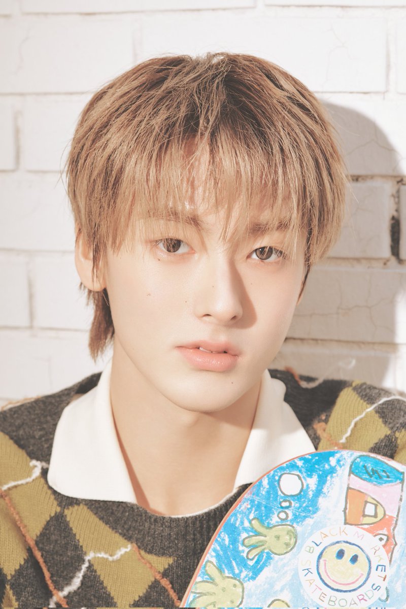 hyunjunarchives's tweet photo. WHAT A PRETTY FACE!! https://t.co/cLqfbVWbVN