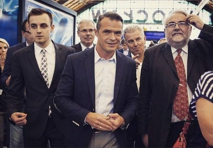 Andrzej Holinka 🇵🇱 #Nawrocki2025 🇵🇱 ✌️ tweet media