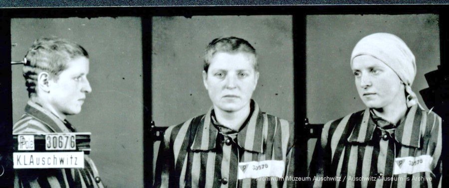 TomFromKatowice's tweet image. My name is Genowefa Rybak 🇵🇱, 
a worker from Tomaszów Mazowiecki. 
8️⃣3️⃣ years ago on April 1️⃣4️⃣, 1943
I was murdered by #Germans in their #Death camp #Auschwitz at the age of 2️⃣7️⃣ only because I was a #Pole.
I survived 8️⃣2️⃣ days.
Please, #NeverForget me!  #NeverAgain 
#Genocide
